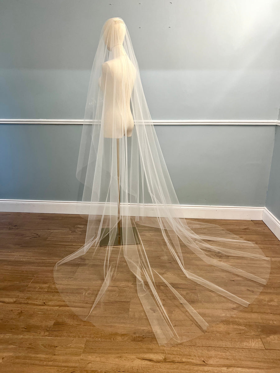 2 tier tulle veil with custom text with no gather